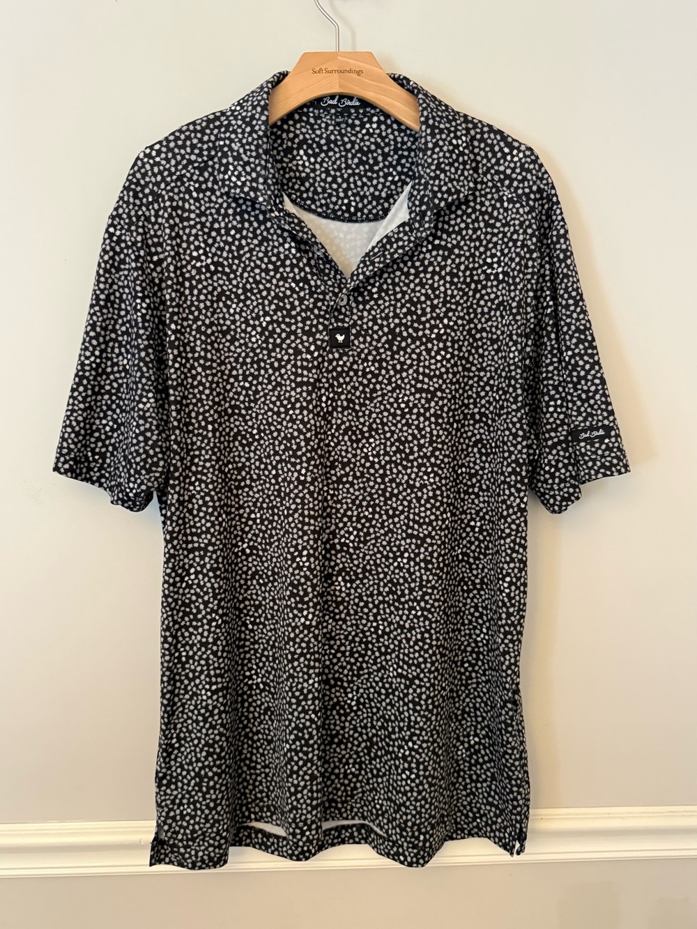 Bad Birdie black pattern active wear polo
Short sleeve shirt. L (rose on sleeve)
